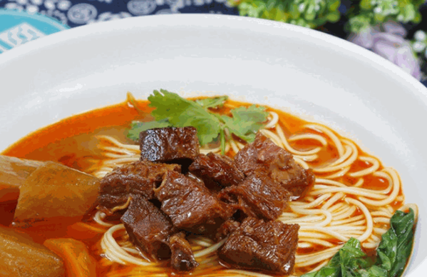 李记红烧牛肉面麻辣烫